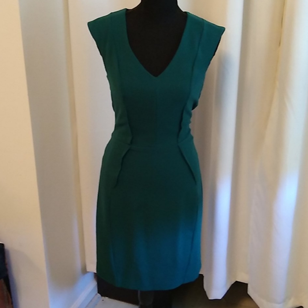 H&M green bodycon v neck sheath dress
